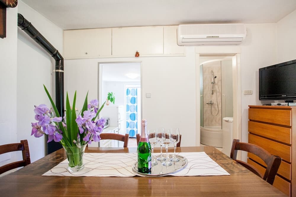 House With Large Garden, Right Next to the River