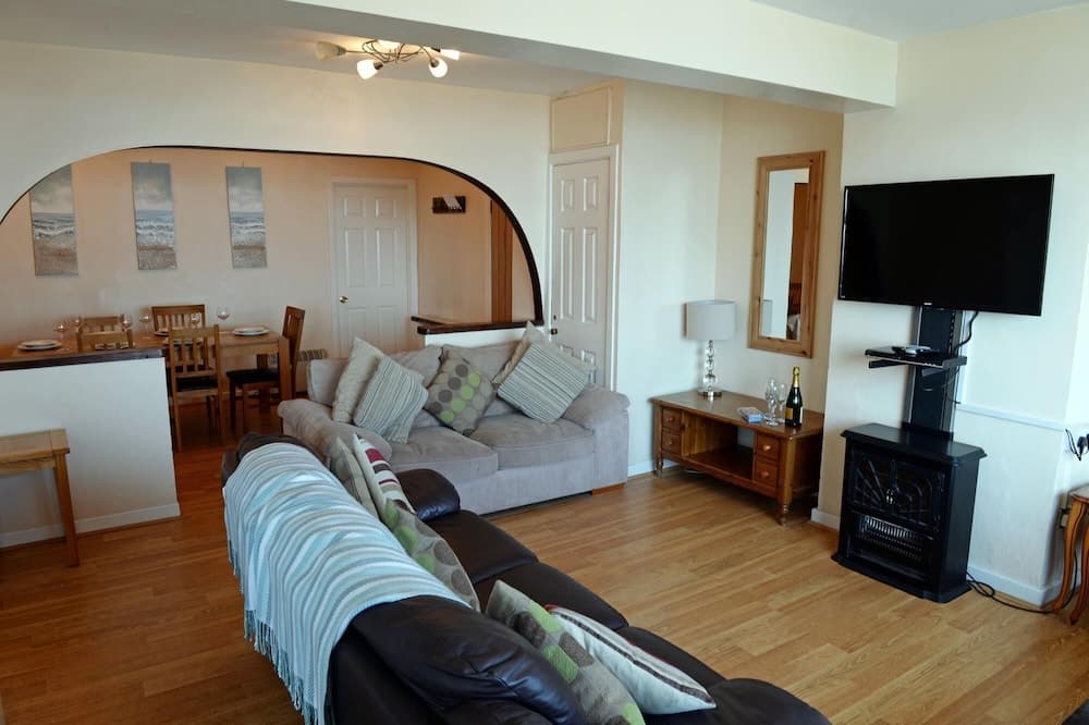 Sea View Apartment - Sea Front Apartment With Views