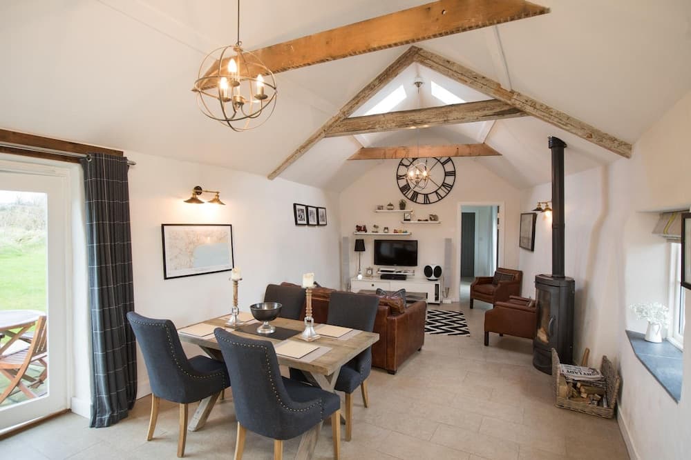 The Blacksmiths - Luxury Cottage Countryside Views Pet Friendly
