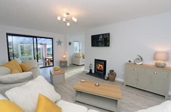 S r M r - Log Burner Peaceful Cottage Dog Friendly