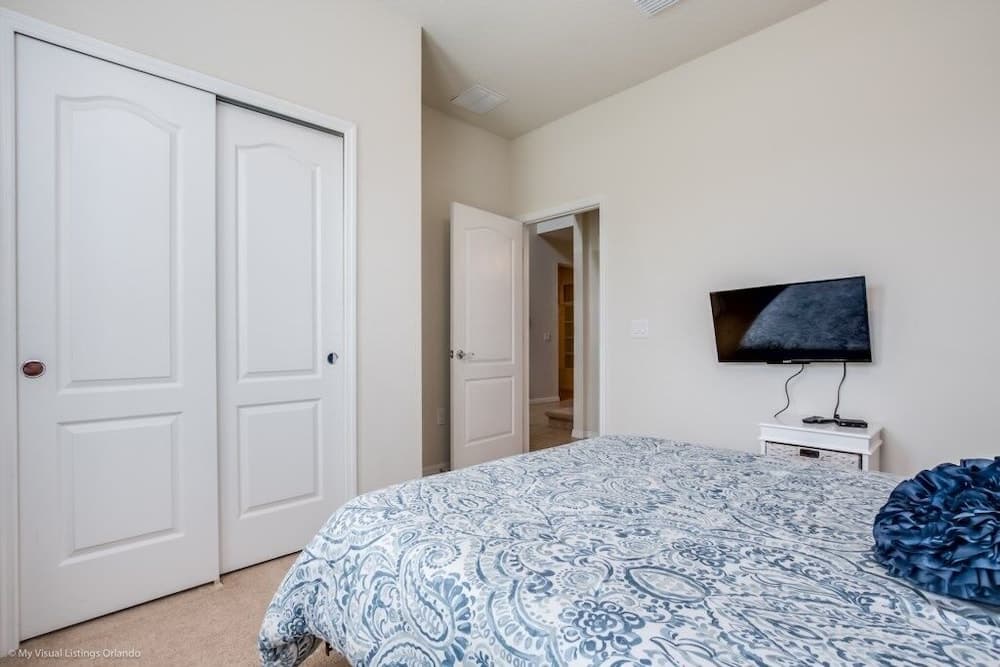 8 Bed Windsor At Westside Resort! 8 Bedroom Villa by RedAwning