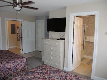 1509l Home by Redawning