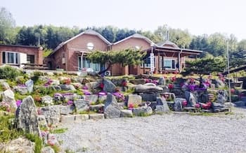 Chungju Garden Arirang Pension