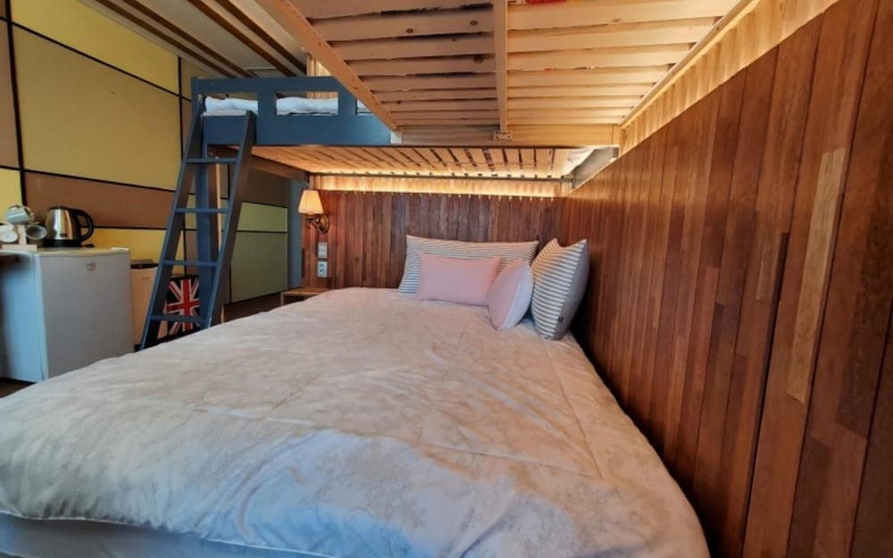 Jeju Woljeongri Badahyanggi Pension