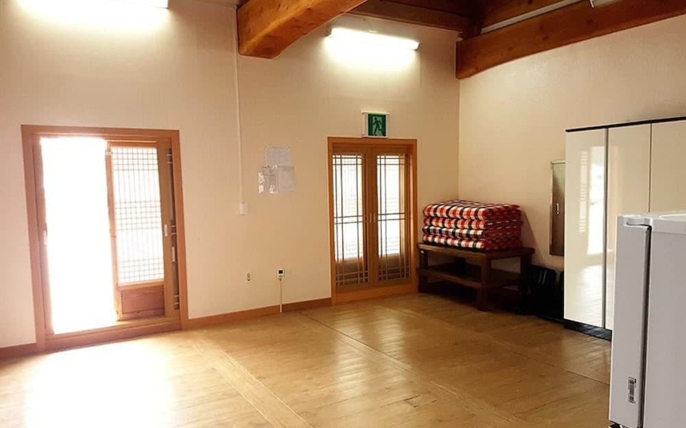 Yeongam Seonhyanggwan Hanok Pension