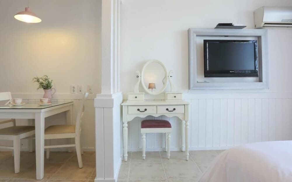 Taean Napoli Pension