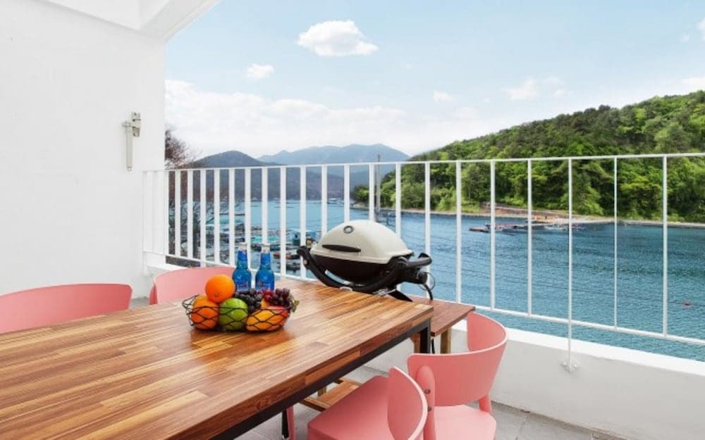 Tongyeong Zigzag Pension