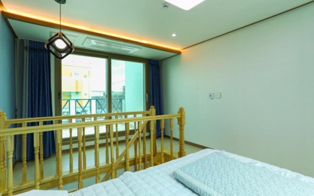 Jeju Woljeongri Badabyeol Pension