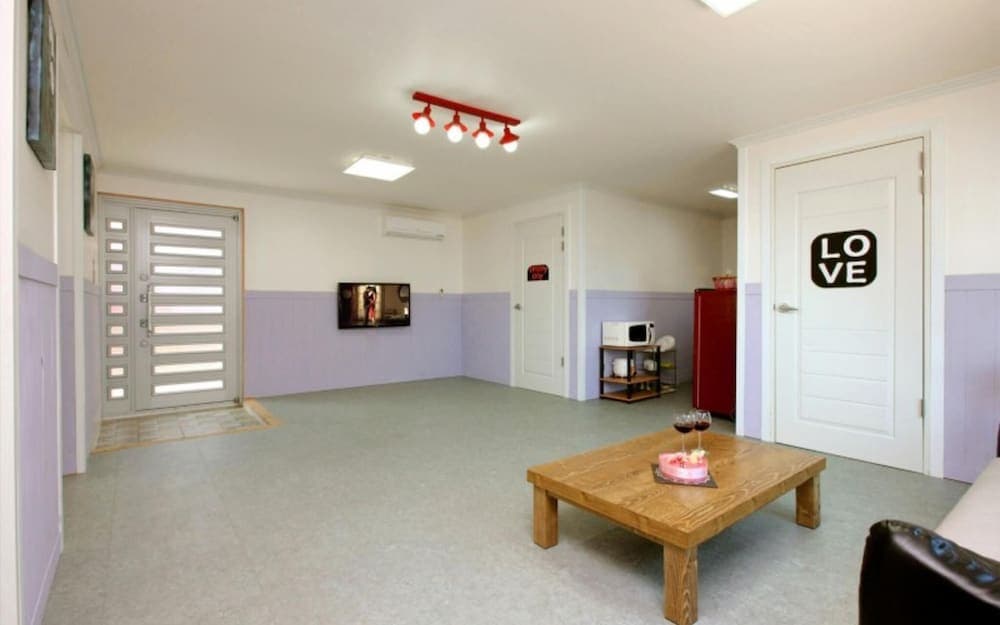 Yeongdeok Hill Pine Pension