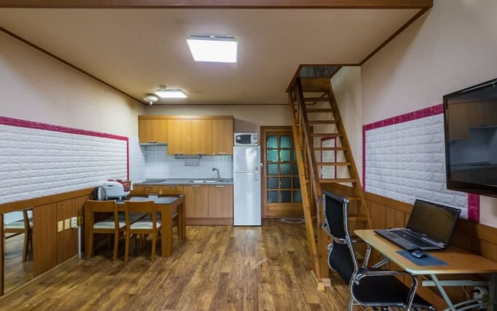 Uljin Blue Ara Pension