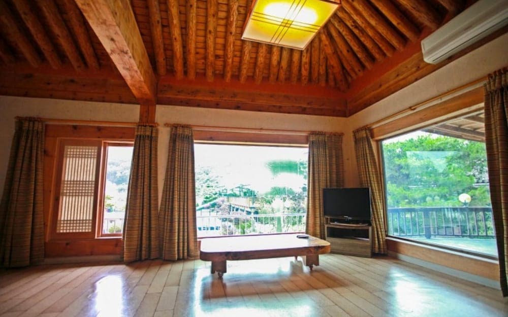 Gongju Jangseungpark Pension