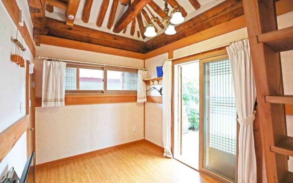 Jeonju Hanok Sukbak Cheheomgwan Pension