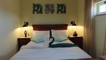 Lovely 3-bed House in Queimada Ideal for Families