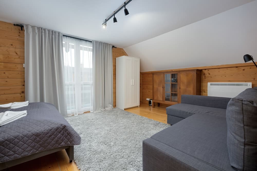 Holiday House With Garden by Renters