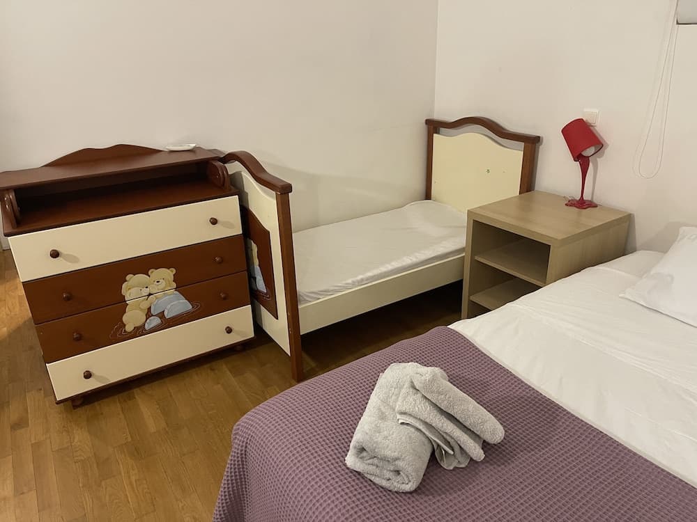 Luxurious 6 Bedroom Villa In a Great Location