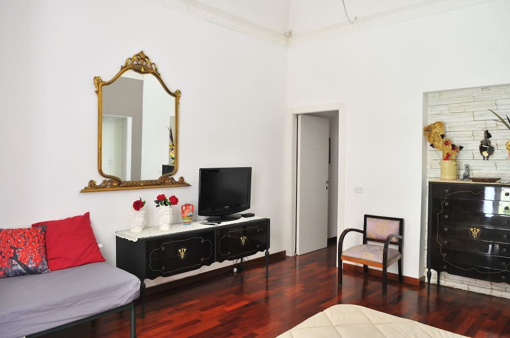 Petra Lavica Holiday Home