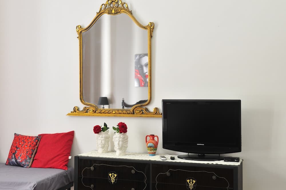 Petra Lavica Holiday Home