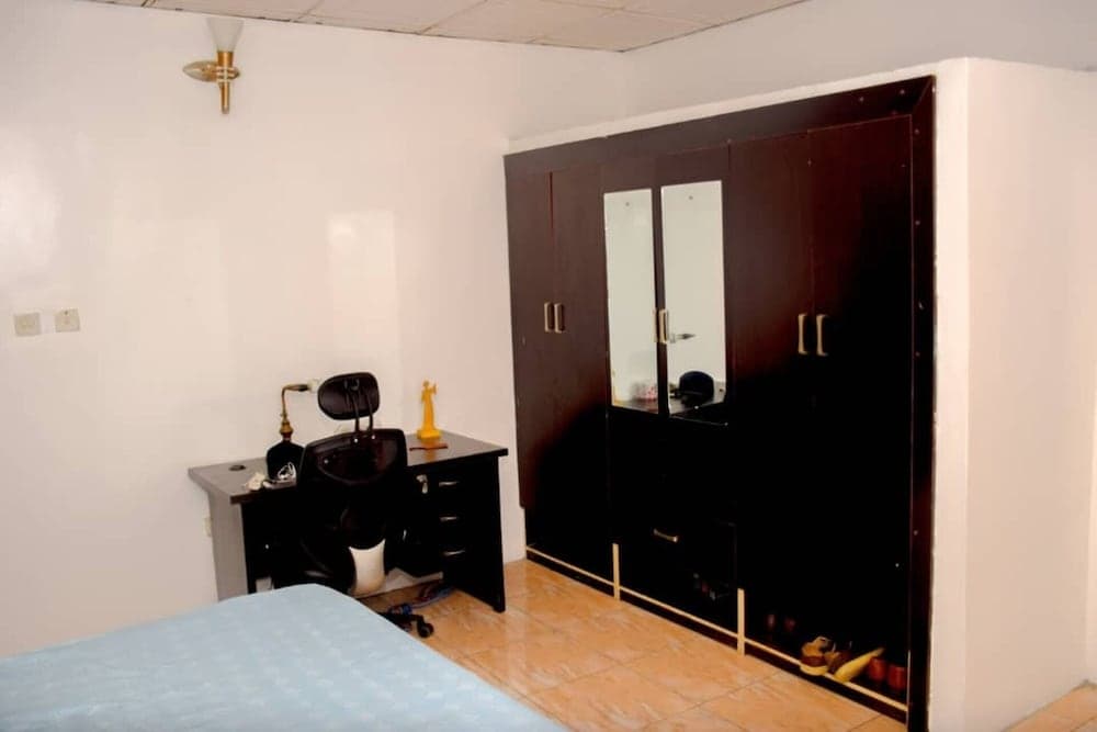 Inviting 2-bed Apartment in Lagos -canal Views