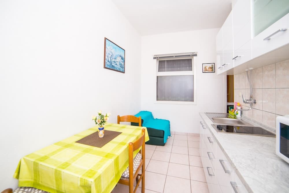 Apt Next to the Beach w Balcony and sea View