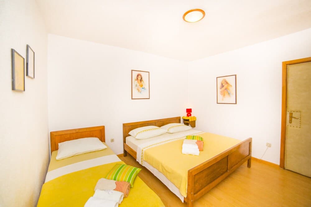 Apt Next to the Beach w Balcony and sea View