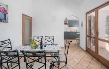 Amazing Home in Dracevac With Outdoor Swimming Pool, Wifi and 3 Bedrooms