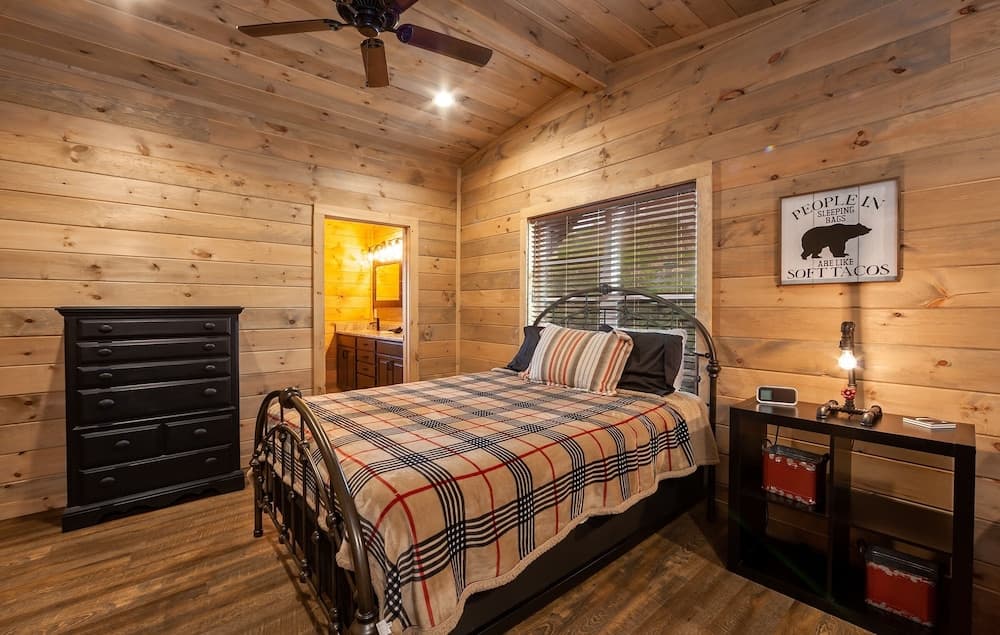 Creekside Manor Too 2 Bedroom Cabin by RedAwning