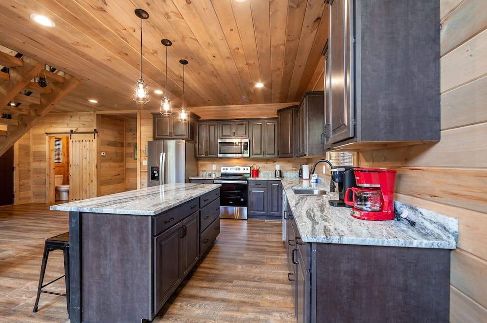 Creekside Manor Too 2 Bedroom Cabin by RedAwning