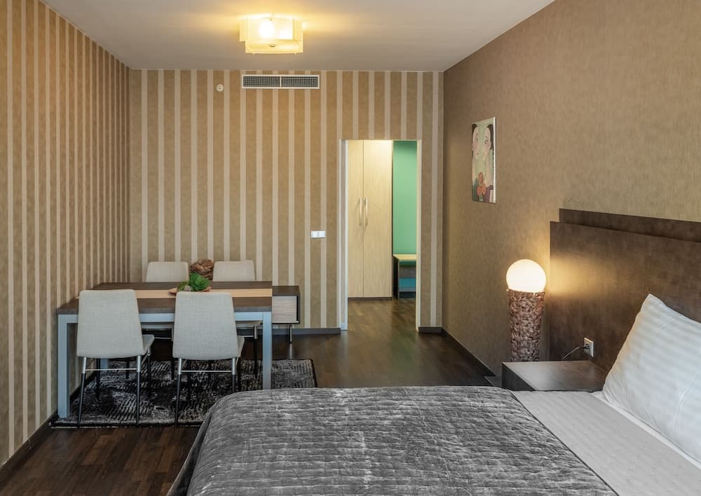 VN3 Terraces Suites by Adrez Living