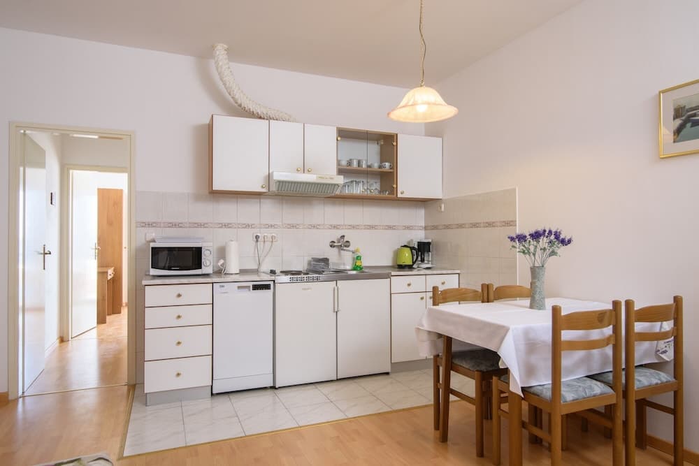 A2-apt w. Shared Pool & Balcony,next to the Beach