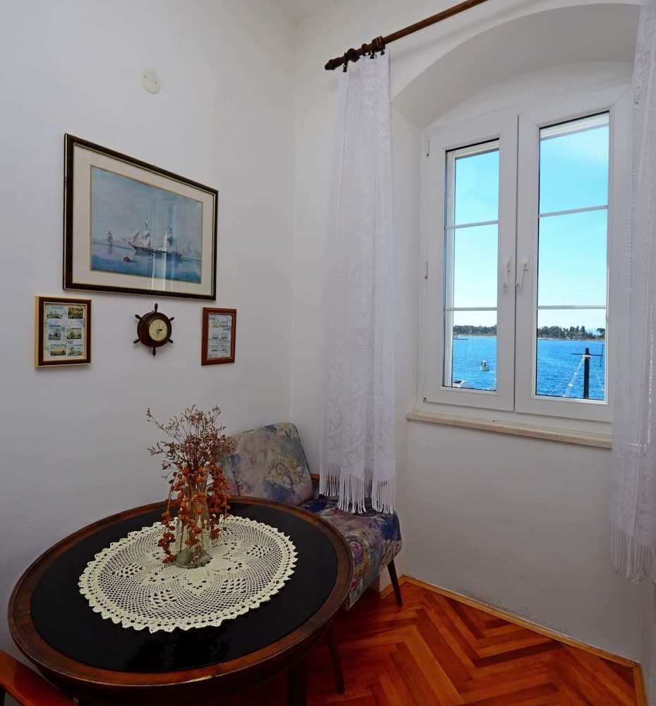 A2 - Cozy Apartment, Best Location in Supetar