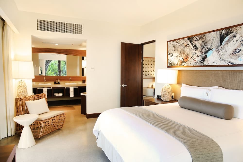 El Mangroove Papagayo, Autograph Collection