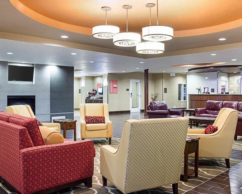 Comfort Suites Minot South
