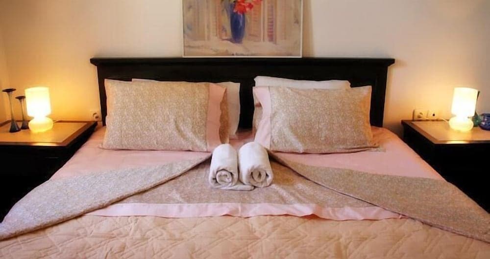 Cybele Suites & Apartments