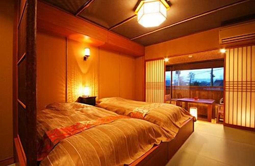 Kyoto Arashiyama Onsen Ryokan Hanaikada
