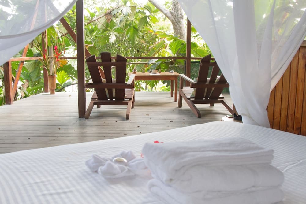 The Lookout Inn Lodge