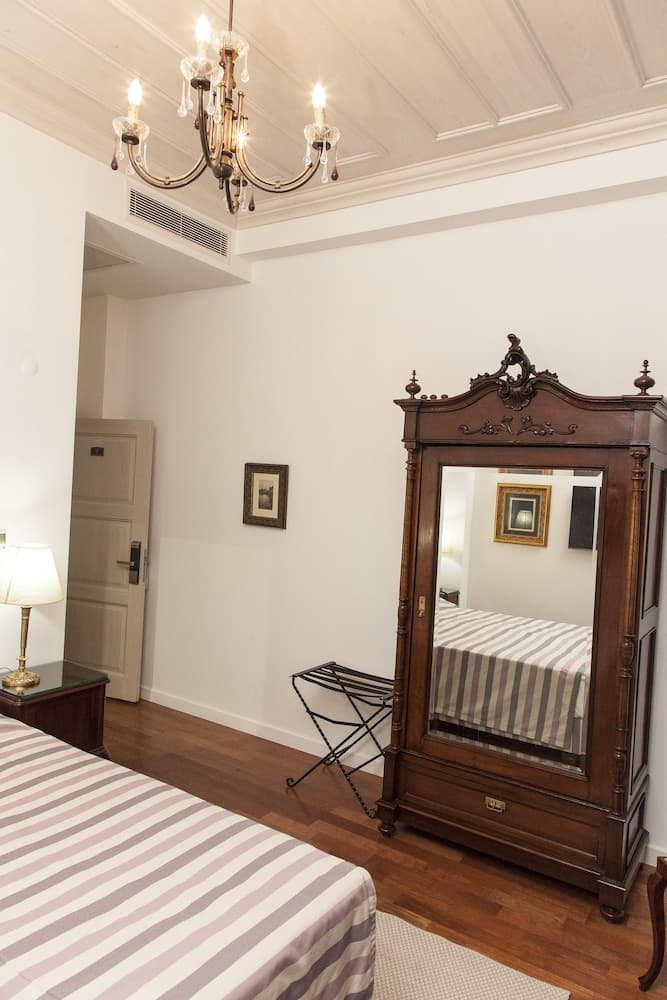 Villa Pera Suite Hotel