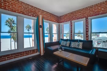 Venice Breeze Suites