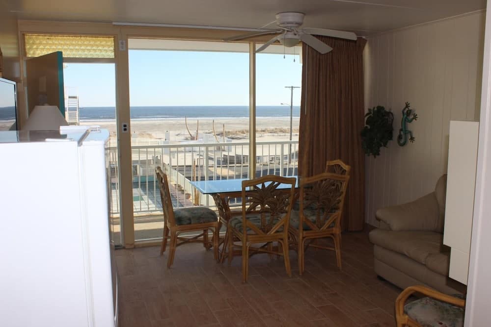 Paradise Oceanfront Resort