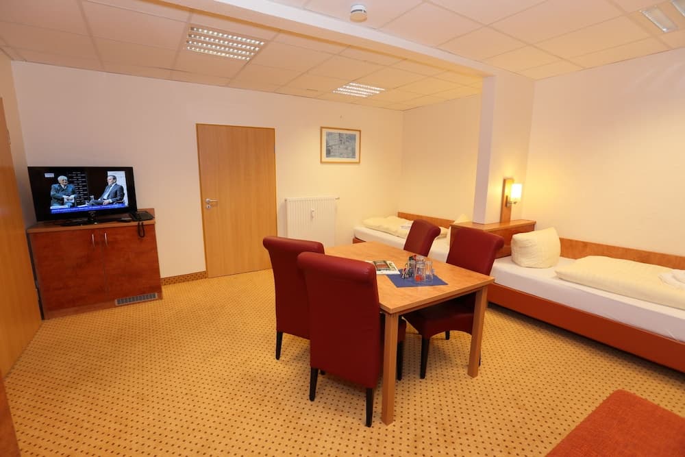 Café & Hotel am Holzhafen