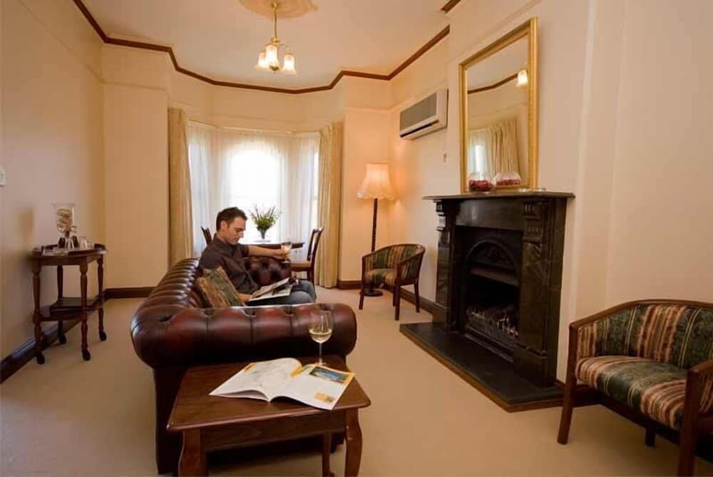 Brice Hill Country Lodge