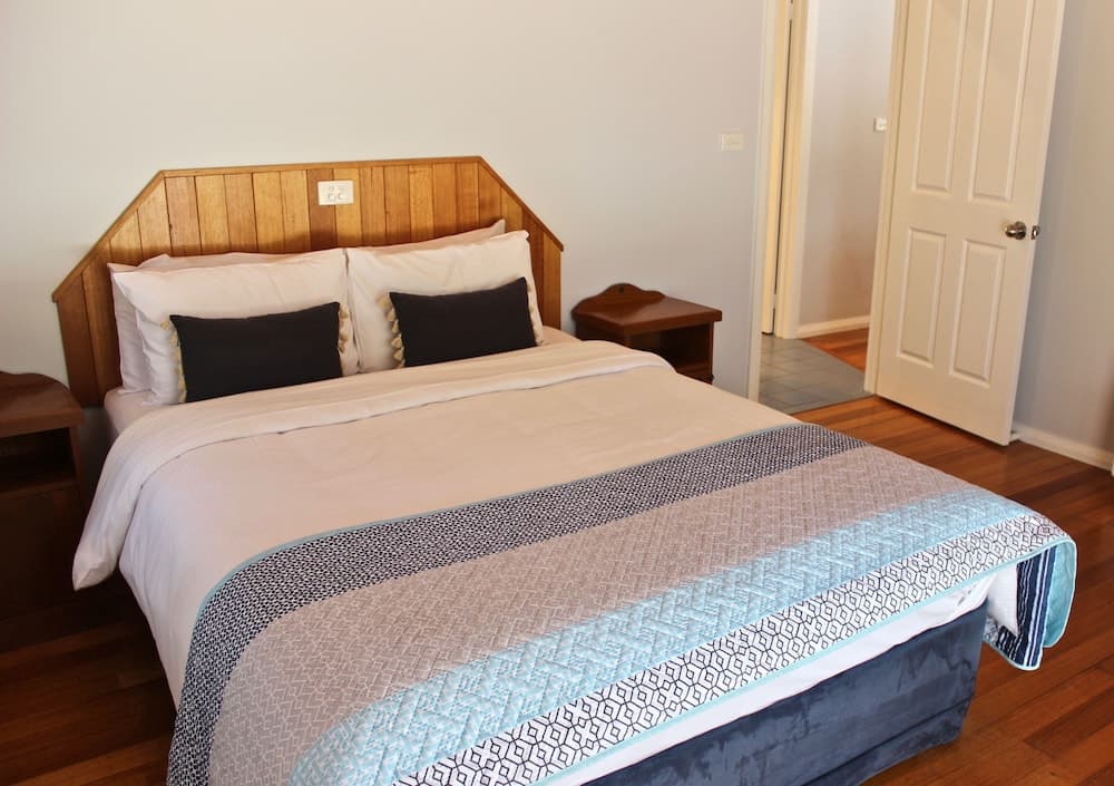 Ellensbrook Cottages