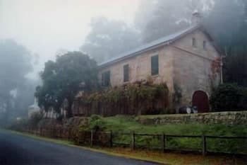 Tizzana Winery Bed & Breakfast