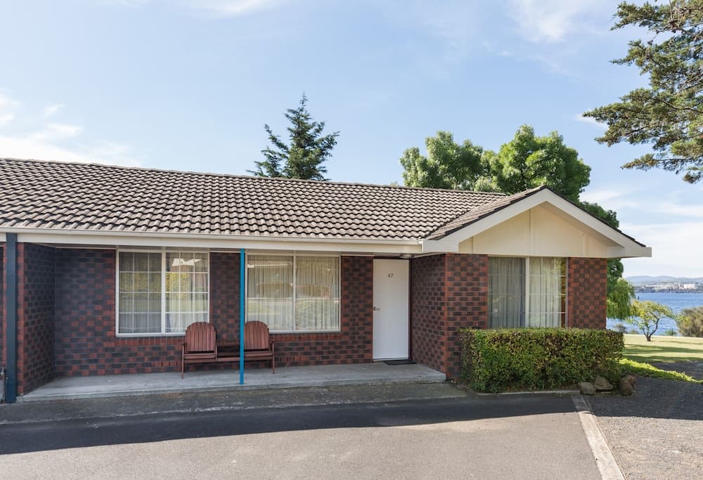 Riverfront Motel & Restaurant