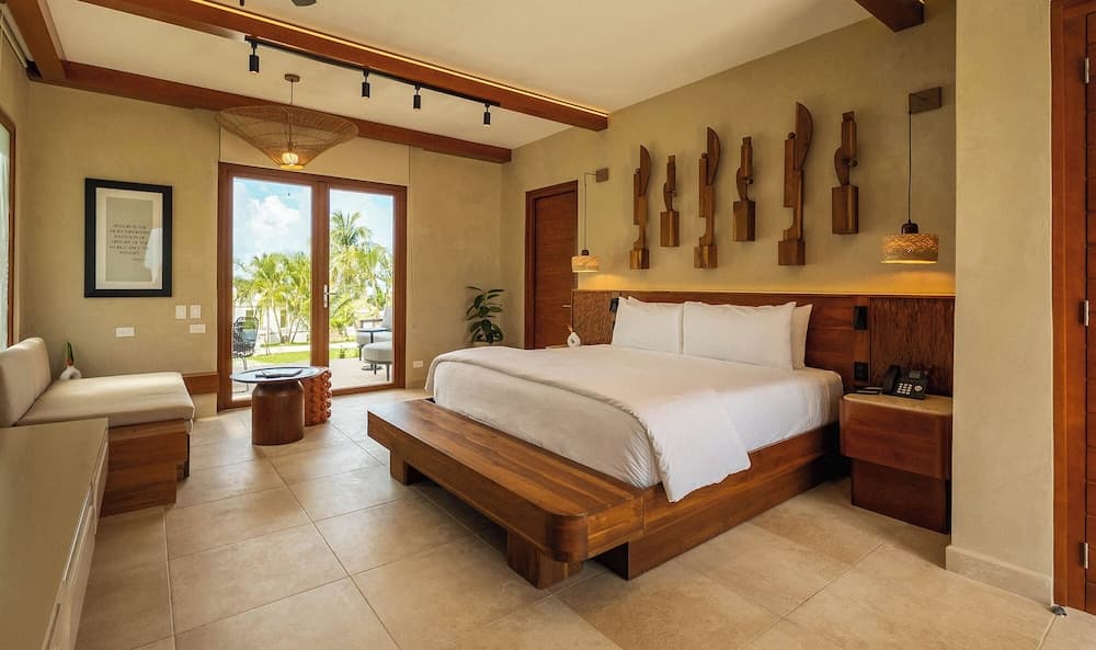 Las Verandas Hotel & Villas