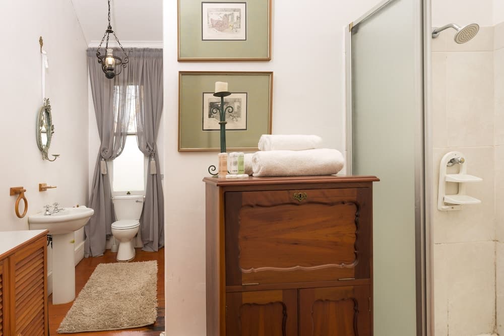 Royston Hall Guesthouse