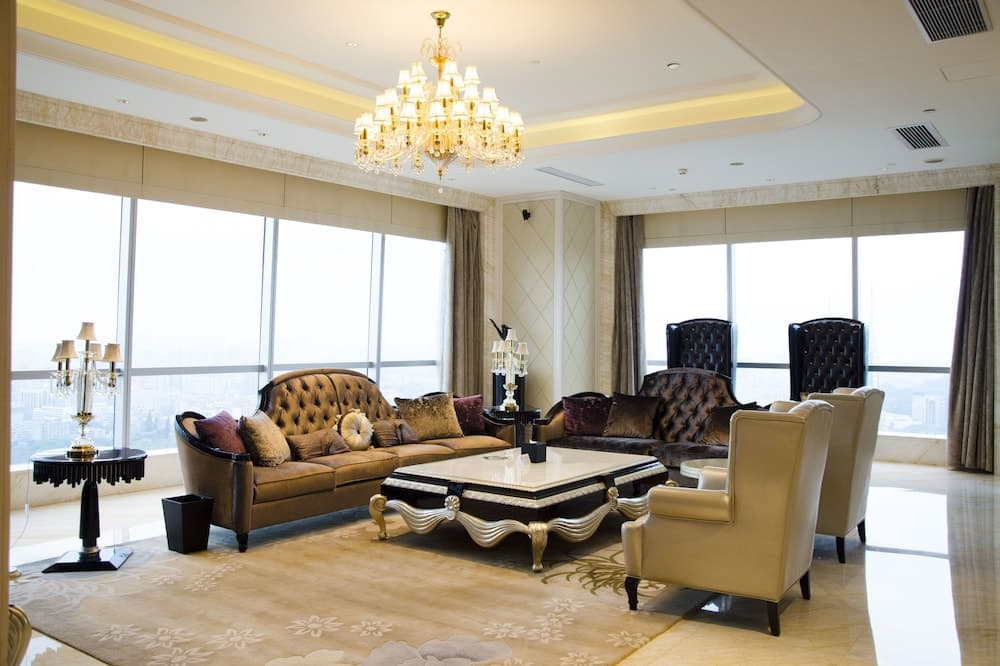 DoubleTree by Hilton Guangzhou-Free Shuttle Bus to Canton Fair Complex & Overseas Buyer Registration Services during Canton Fair Period