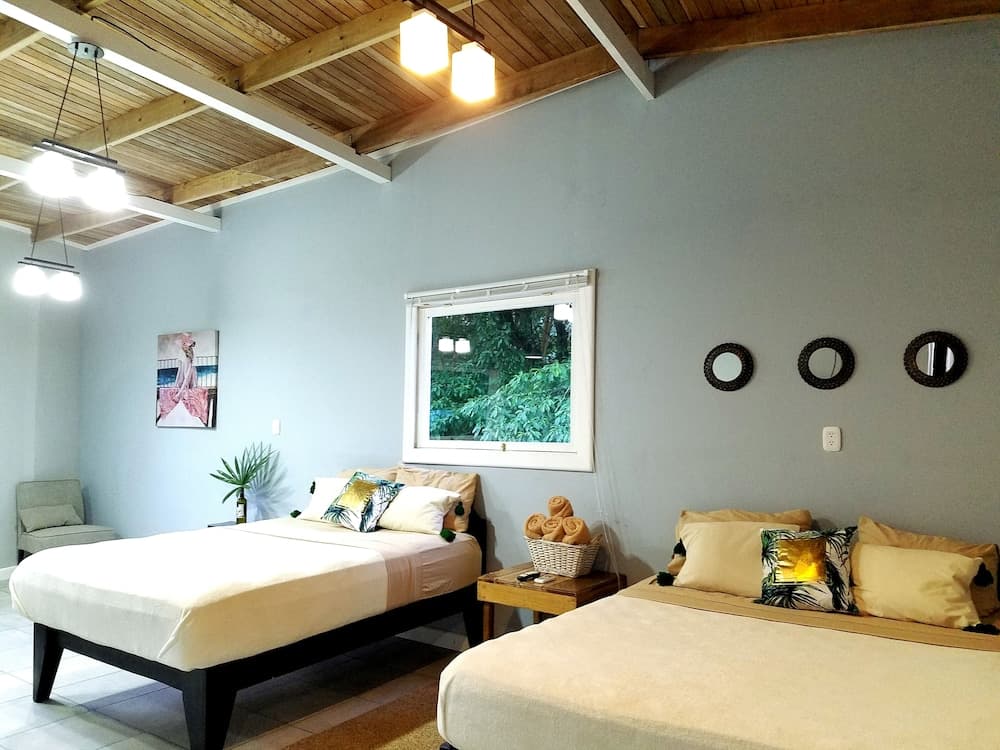 Lizard King Hotel & Suites