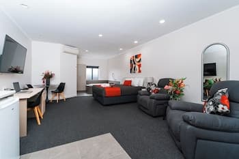 Aubyn Court Spa Motel