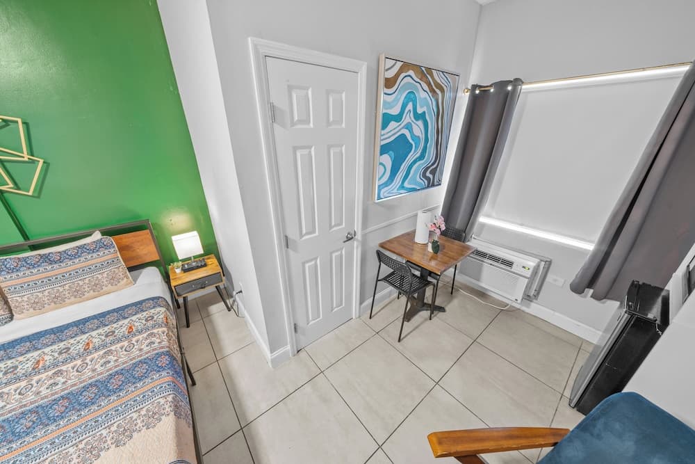 Miami International by Lowkl