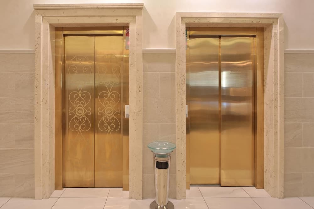 Retro Riverside Wellness Resort